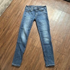 LAST CALL‼️ 5 FOR $25 AE Jegging Butt Jeans